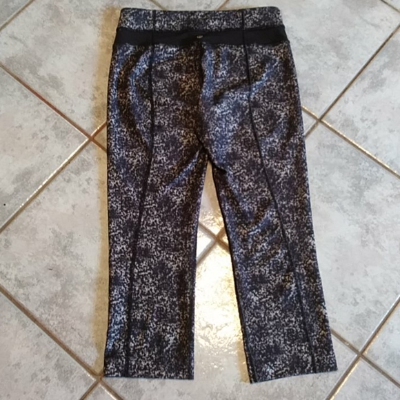 lululemon athletica Pants - Lululemon crop workout legging